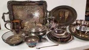 lot 74 image: Silverplate Lot