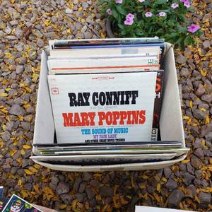 lot 60 image: Vintage 50s Records Collection