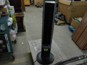 lot 181 image: Lasko Wind Curve...