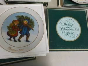 lot 190 image: 4 Avon Xmas Plates...