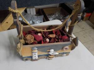 lot 192 image: Lighthouse Dcor...