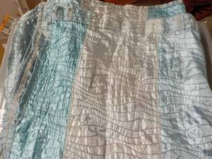 lot 13 image: New Shower Curtain...