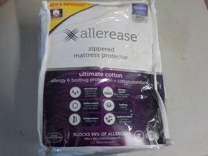 lot 37 image: Aller ease Queen Size Zippered Matt...