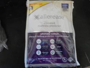 lot 42 image: Aller ease Queen Size Zippered Matt...