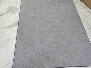 lot 43 image: 48 x 64 Rug...