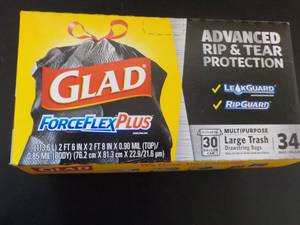 lot 48 image: Glad Force Flex Plus Box of 34 Bags...