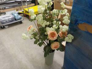 lot 336 image: Galvanized Vase and Flowers 36 tal...