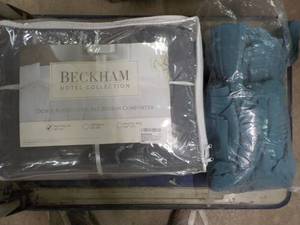 lot 338 image: Beckham Twin Comforter and Sheet Cu...