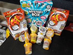 lot 85 image: Mystery Box, 2 Wraptiles and Playdo...