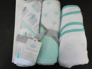 lot 122 image: 3 Pack Infant Hooded Towels...