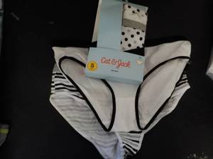 lot 124 image: 5 Pack Cat and Jack Girls size 16...