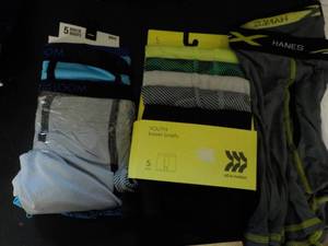 lot 130 image: Boxers boys size L...