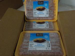 lot 204 image: Case of 12 - 12 Frozen Essential Ev...