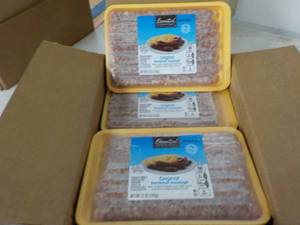 lot 207 image: Case of 12 - 12 Frozen Essential Ev...