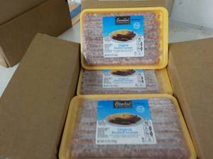lot 208 image: Case of 12 - 12 Frozen Essential Ev...