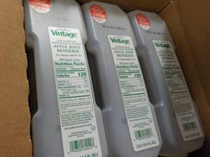 lot 268 image: 3 - 3.5 Liter Jugs Citrus World App...