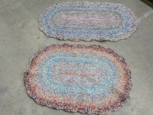 lot 328 image: 2 Rugs  25 x 45 and 27 x 40...