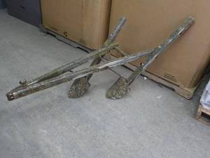 lot 390 image: Garden Outdoor Dcor and Shovel...