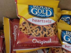 lot 399 image: Case of 104 Bags Frito-Lays Rold G...