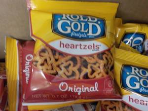 lot 400 image: Case of 104 Bags Frito-Lays Rold G...