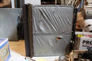 lot 3 image: Small boat  RV fridge 12 volt.