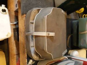 lot 27 image: Single fishing seat.