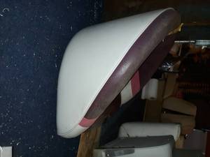 lot 35 image: Pontoon Captains Seat