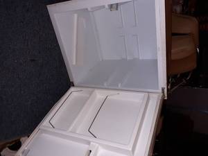 lot 39 image: Ice chestcooler for boat or rv applications.