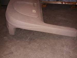 lot 49 image: Crestliner Sportfish passenger console.