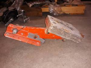 lot 90 image: Kicker motor mounting frame