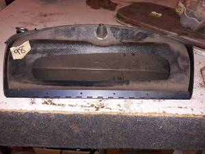 lot 98 image: Deck glove box.