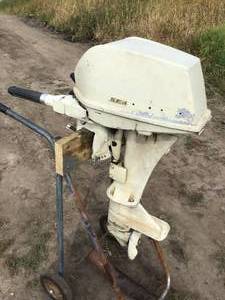 lot 221 image: Sea King Outboard