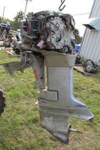 lot 269 image: Johnson 115 Outboard 1976 Tilt Assist