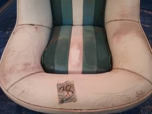 lot 38 image: Boatpontoon seat.