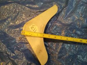 lot 113 image: . Cast aluminum bow cap.