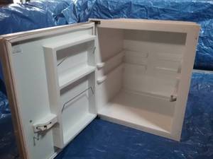 lot 12 image: Cooler ice chest.