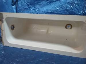 lot 21 image: Fiberglass take out Live Well. 30 by 12 by 14.