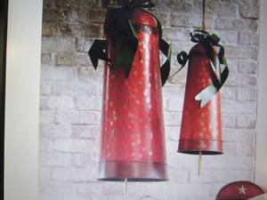 lot 28 image: Set of 2 Homestead Christmas Oversi...