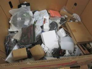 lot 225 image: Large Pallet Box of Returned Items...