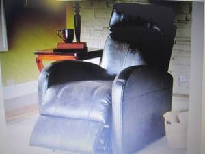 lot 247 image: Powered Lift Recliner open box Reta...