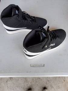 lot 42 image: FILA, Size 9 ShoesNear New