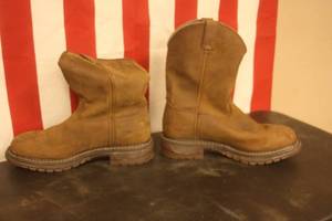 lot 88 image: Boots