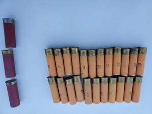 lot 61 image: Vintage 20 gauge (Canuck Shells) With Ammunition Case
