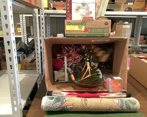 lot 230 image: Miscellaneous Home Decor
