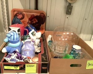 lot 232 image: Kitchen Decor & Glassware