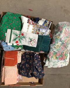 lot 228 image: Pillow cases, Comforter, Towels, Etc