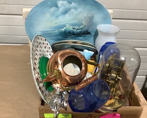 lot 78 image: Glass Misc & Decor