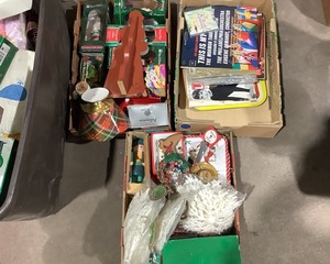 lot 235 image: Misc Holiday Decor & Vintage Magazines