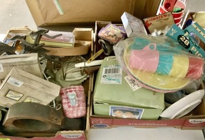 lot 173 image: Large Lot Misc Kitchen & Decor