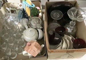 lot 95 image: Tea Party Glassware & Misc